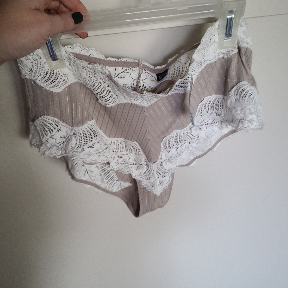 Felina NWT underwear, lace edging, Medium